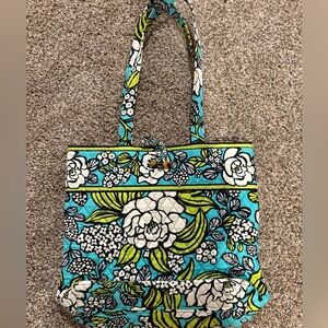 Vera Bradley- Toggle tote - island blooms